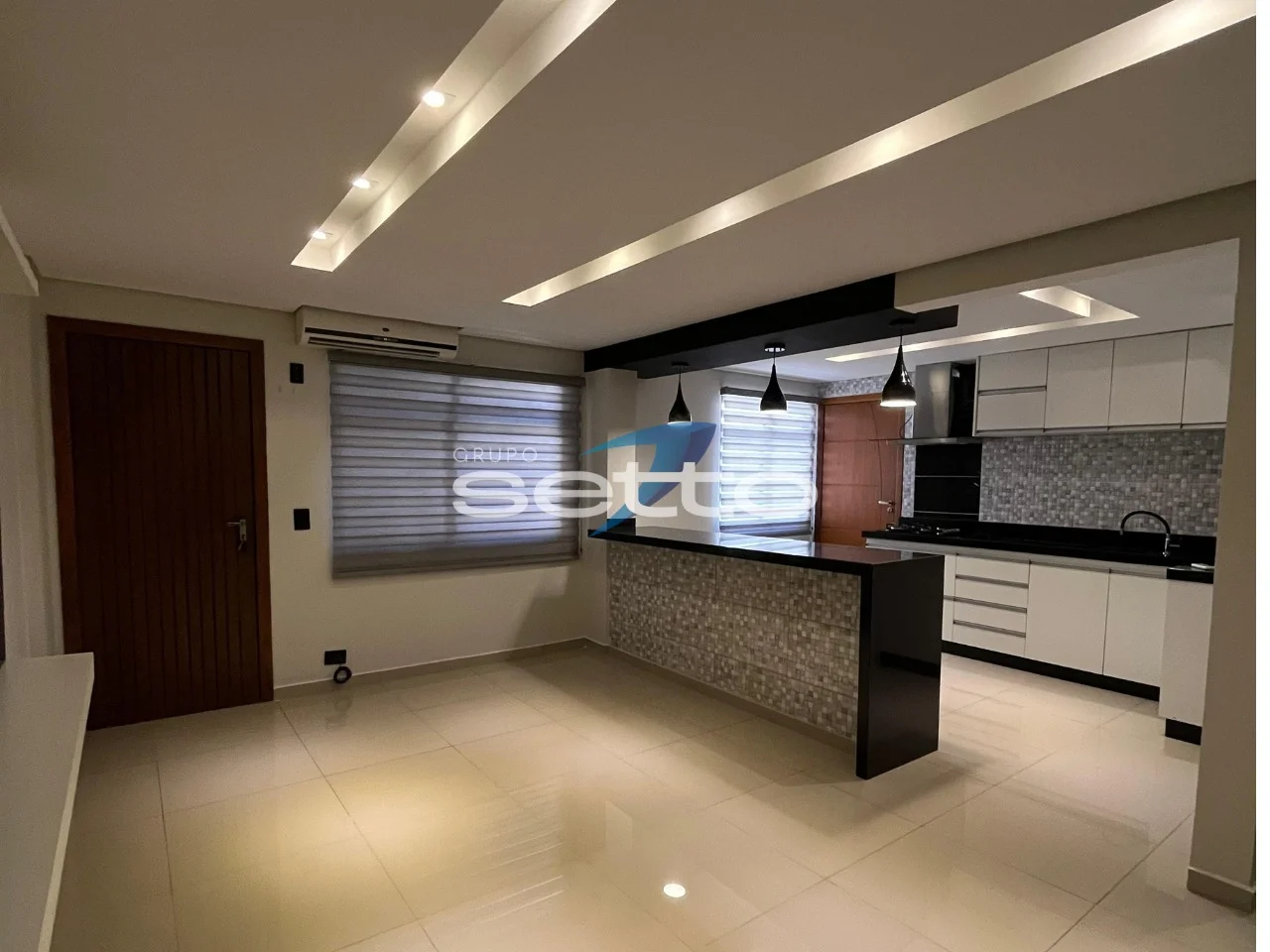 Apartamento no centro com elevador em Edifício Paraná, Apartamento aconchegante e pronto para receber você.