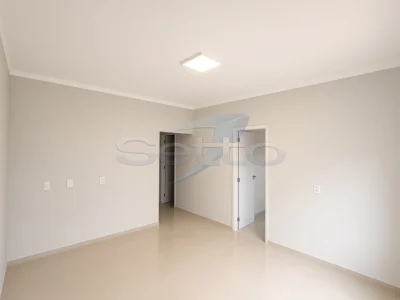 Apartamento Espaçoso no Condomínio Residencial Solar do Portal - Foto 3 de 16