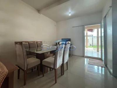 Sobrado no Jardim Lancaster, Foz do Iguaçu: localização, segurança e espaço. Muito espaço! - Casa em Foz do Iguaçu