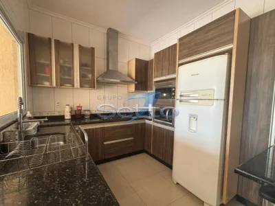 Sobrado no Jardim Lancaster, Foz do Iguaçu: localização, segurança e espaço. Muito espaço! - Foto 2 de 9