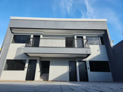 Residencial Girassóis, Foz do Iguaçu: apartamento com quintal privativo, funcionalidade e condomínio charmoso - Apartamento em Foz do Iguaçu